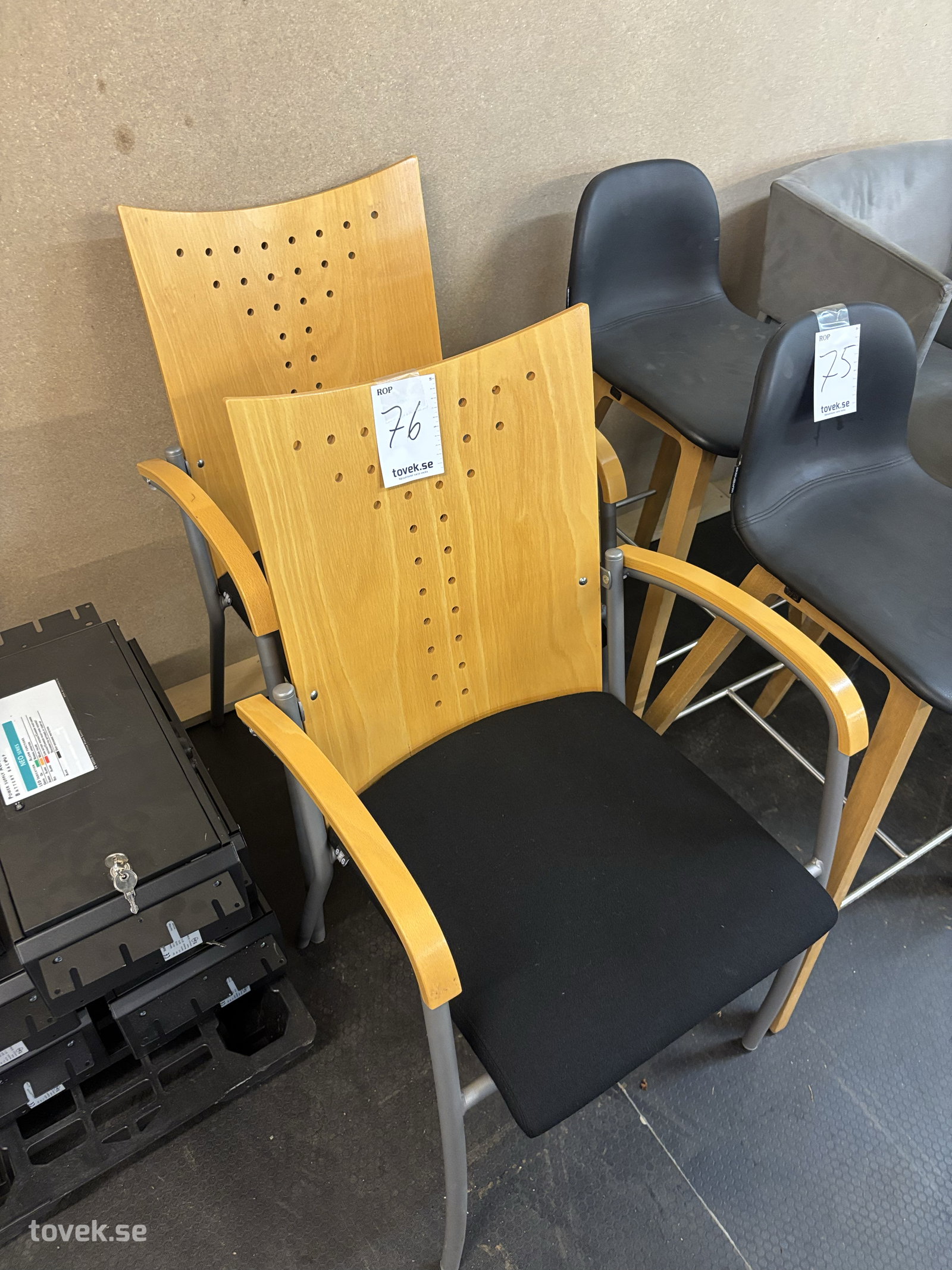 Fåtöljer 2 st på auktion i Ullared hos Toveks Auktioner