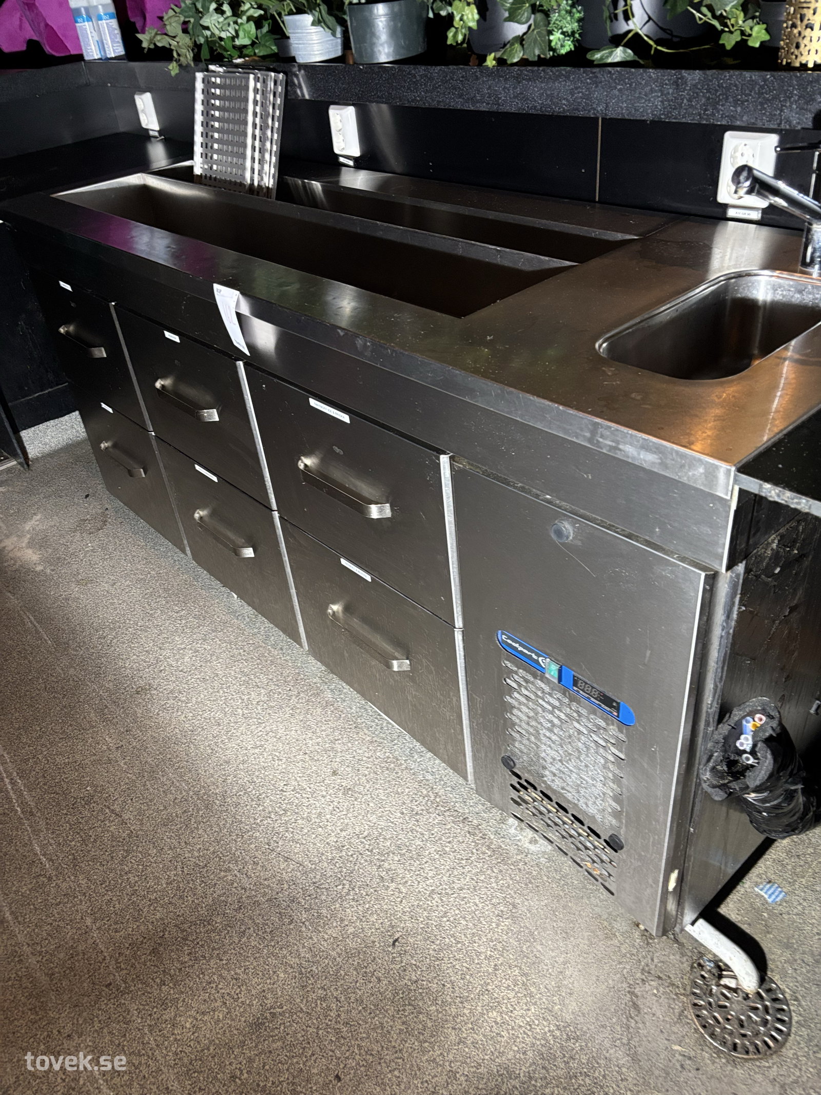 Barkylbänk Coolpart i RF med 6 st lådor & inbyggd kompressor 200 cm