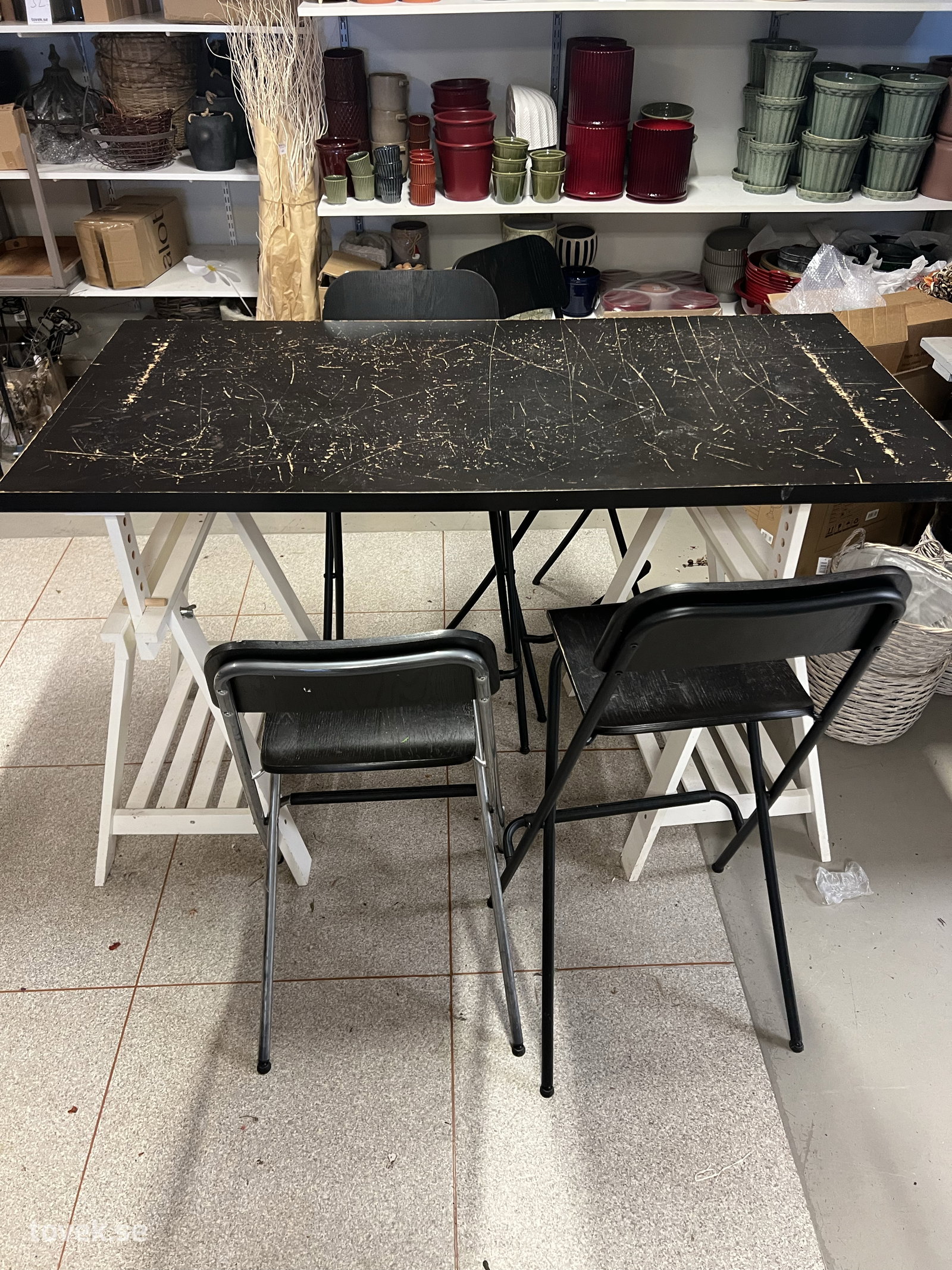 Bänk höj- och sänkbar / 4 st stolar